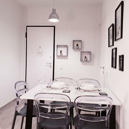 אתונה Beautiful Brand New Apartment Seaside מראה חיצוני תמונה