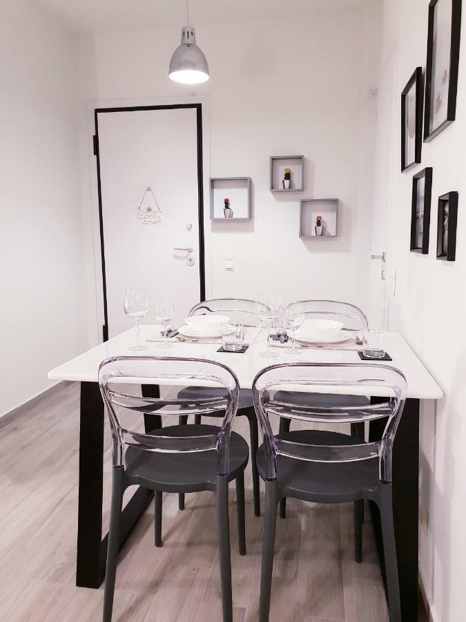 אתונה Beautiful Brand New Apartment Seaside מראה חיצוני תמונה