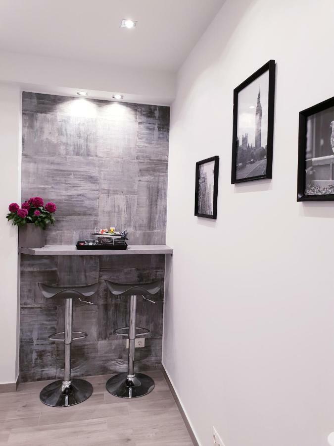 אתונה Beautiful Brand New Apartment Seaside מראה חיצוני תמונה